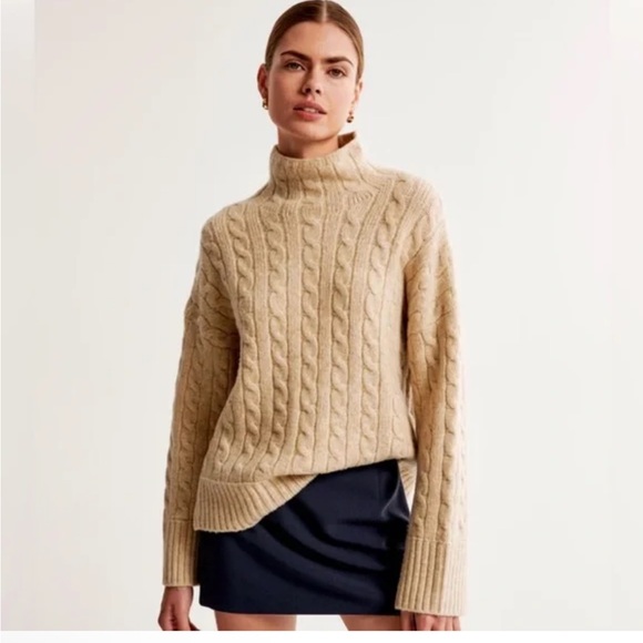 Abercrombie & Fitch Sweaters - Abercrombie & Fitch Cable Turtleneck oversized boxy Sweater - Cream